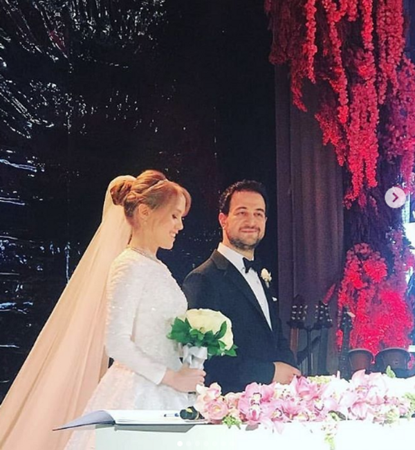 Cumhurbaşkanı Erdoğan nikah şahidi oldu Yelda Demirören ve Haluk Kalyoncu evlendi - Sayfa 1