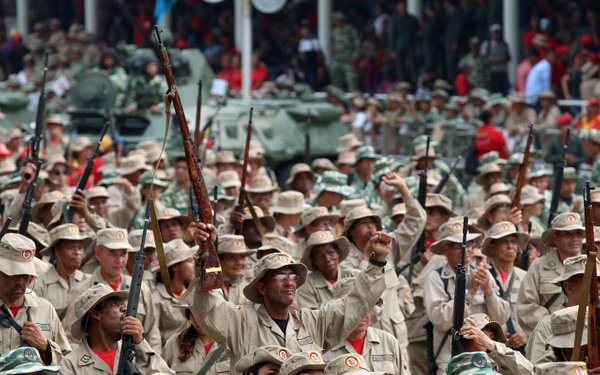 Venezuela'da Nicolas Maduro'dan gövde gösterisi 2 milyon milis toplandı - Sayfa 3