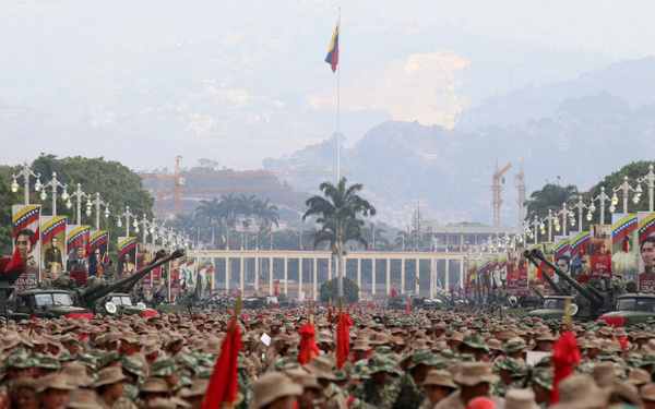 Venezuela'da Nicolas Maduro'dan gövde gösterisi 2 milyon milis toplandı - Sayfa 4