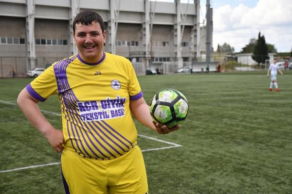 140 kiloluk futbolcu - Sayfa 1