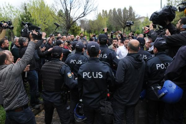 HDP'lilerin izinsiz eylemine polis müdahalesi; milletvekili yaralandı - Sayfa 1