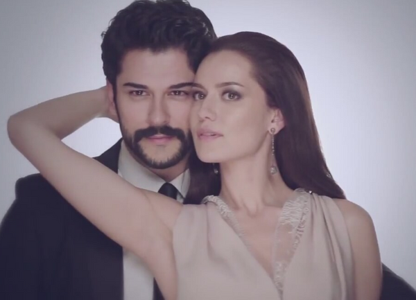 Burak Özçivit ve Fahriye Evcen'e rekor teklif! 1 haftalık bebek milyoner olacak - Sayfa 1