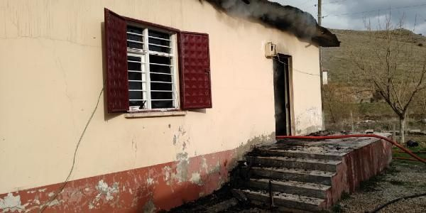 Kahramanmaraş'ta eşiyle telefonda tartışan kişi evi yaktı! - Sayfa 1