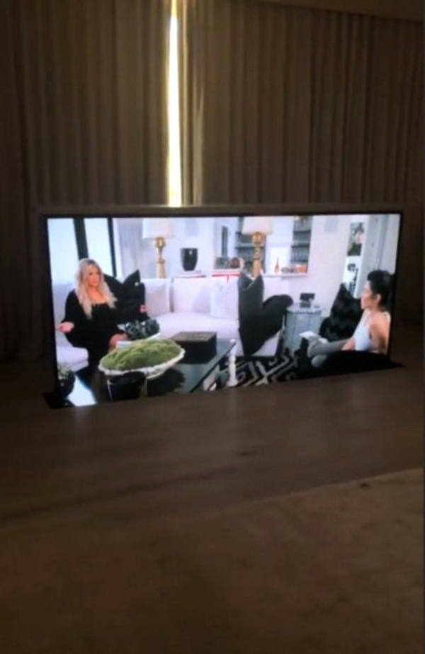 Yatak odasında ilginç düzenek! Kim Kardashian paylaştı - Sayfa 2