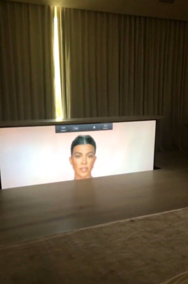 Yatak odasında ilginç düzenek! Kim Kardashian paylaştı - Sayfa 3