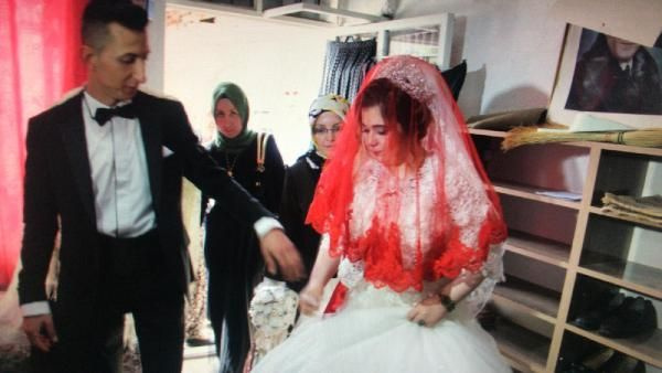 Damat düğün sonrası gelini bıraktı! Bakın nereye gitti? - Sayfa 1