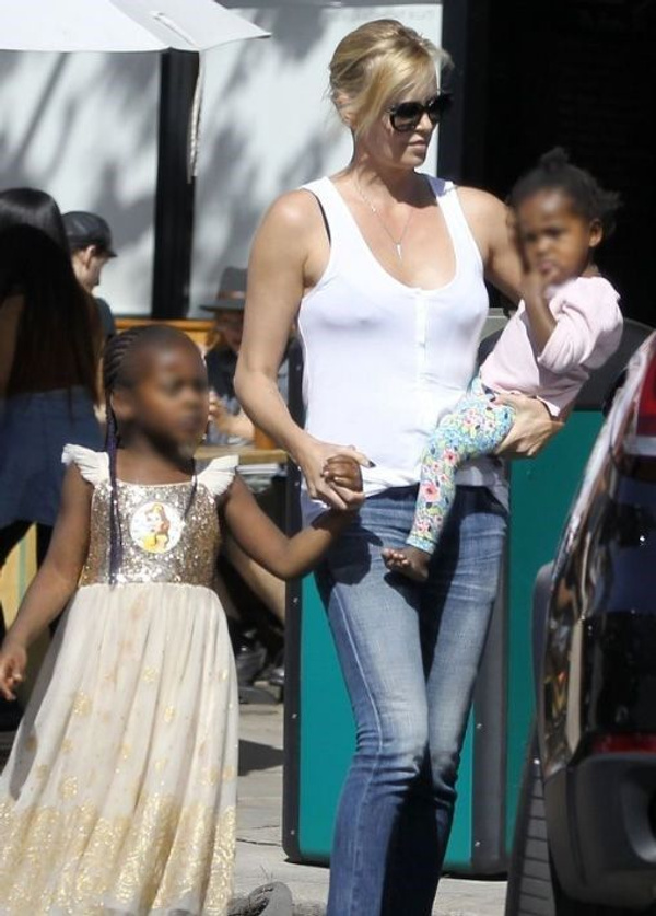 Charlize Theron, oğlunun kız gibi hissettiğini söyledi - Sayfa 2