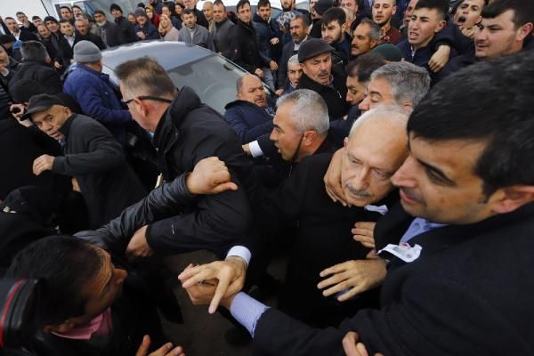 Kılıçdaroğlu'na şehit cenazesinde saldırı! Olay görüntüler - Sayfa 7