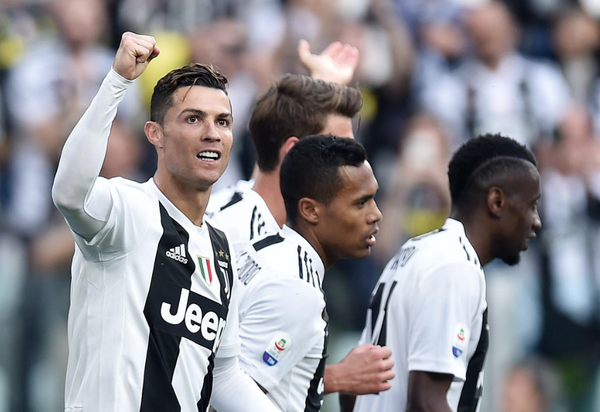Juventus, 5 hafta kala şampiyonluğunu ilan etti Ronaldo tarihe geçti - Sayfa 1