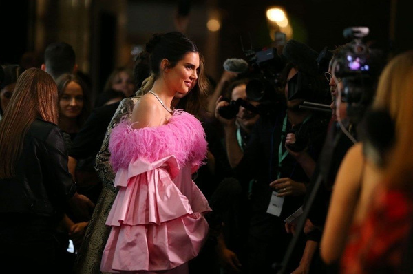 Kendall Jenner: Keşke ablalarım kadar seksi ve dolgun olsam - Sayfa 4