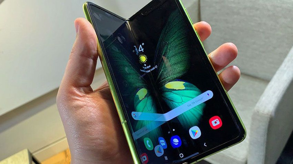Samsung'a büyük şok! Telefon yorumları tarihi erteletti - Sayfa 1