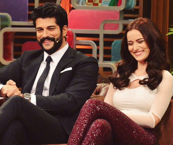 Burak Özçivit ve Fahriye Evcen'in sır gibi sakladığı Karan bebeğin ilk fotoğrafı - Sayfa 2