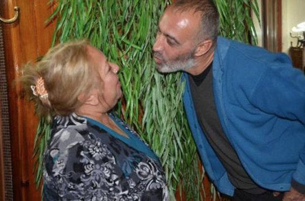 Dilber Ay eşi ve çocuklarıyla bu evde yaşıyordu cinayet işlediğini böyle itiraf etmişti - Sayfa 3