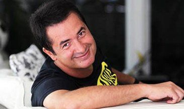 Nihat Hatipoğlu Acun Ilıcalı'ya aşkını ilan eden erkek seyirciye ne diyeceğini bilemedi - Sayfa 2