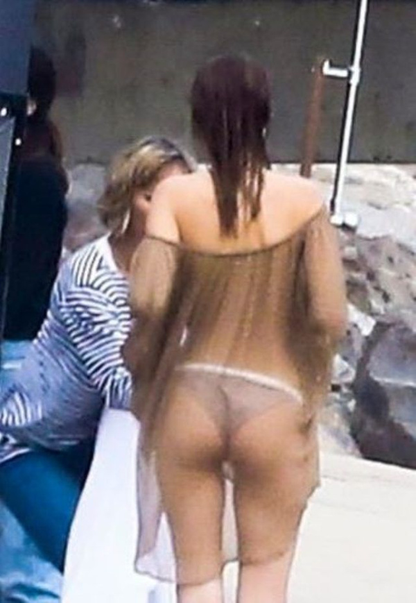 Bella Hadid çekimlerde sütyensiz! Kamera arkasından... - Sayfa 3