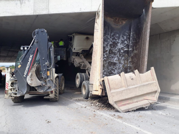 Balıkesir'de dikkatsiz sürücü ölümden döndü - Sayfa 2