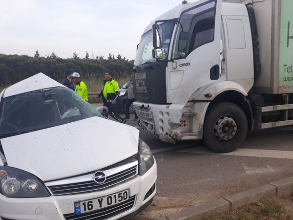 Bursa'da kırmızı ışıkta geçen kamyon otomobili biçti 1 ölü 1 yaralı - Sayfa 4
