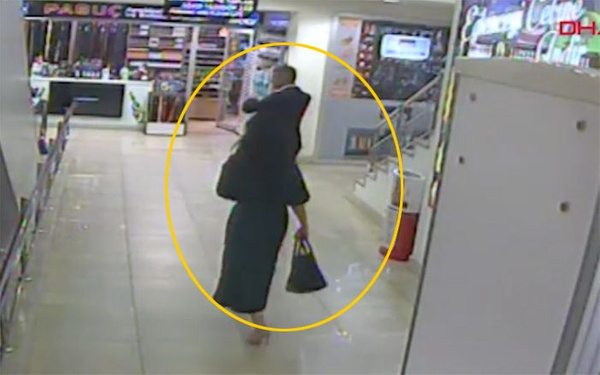 Etek altı cinsel görüntü çekiyordu! Kadın avukatın yakalattığı kişiye bakın - Sayfa 1