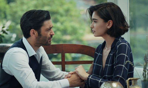 EDHO son bölümde beklenmeyen 2 ayrılık diziyi izleyenler şaşkına döndü - Sayfa 2
