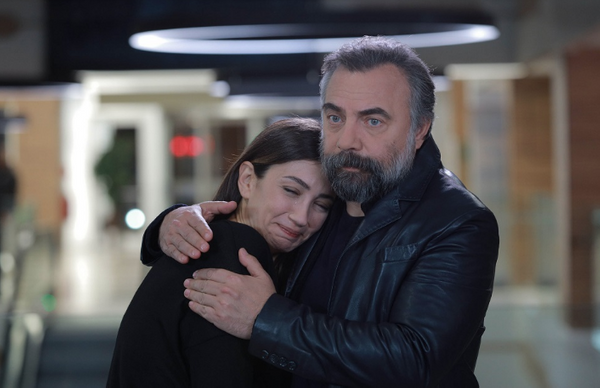 EDHO son bölümde beklenmeyen 2 ayrılık diziyi izleyenler şaşkına döndü - Sayfa 4