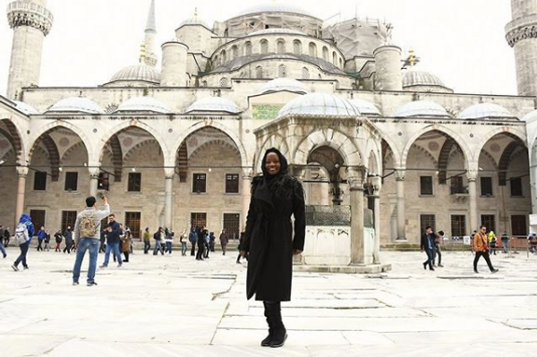 ABD'li şarkıcı müslüman olmuştu! Della Miles Bağcılar'da iftar yaptı - Sayfa 2