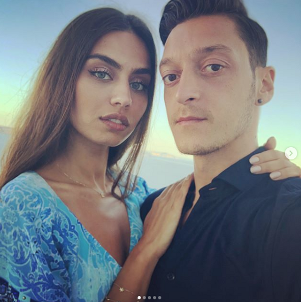 Mesut Özil ve Amine Gülşe'den peri masallarını aratmayacak balayı - Sayfa 3
