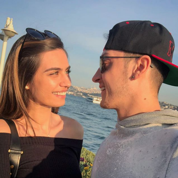 Mesut Özil ve Amine Gülşe'den peri masallarını aratmayacak balayı - Sayfa 4
