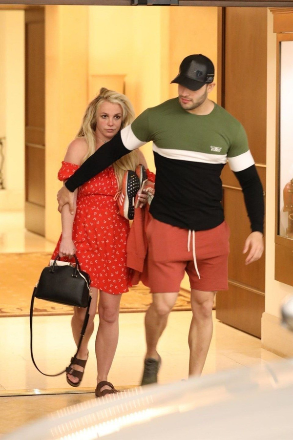 Ruh sağlığı iyi değil! Britney Spears bir daha hiç şarkı söylemeyebilir! - Sayfa 3