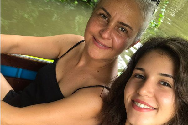 Ferhunde Hanımlar'ın yıldızı İpek Çeken'den olay itiraf: Çırılçıplak soyunurum - Sayfa 1