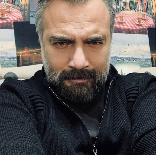 EDHO'nun yıldızı Oktay Kaynarca aşk iddialarına silahlarla yanıt verdi - Sayfa 1