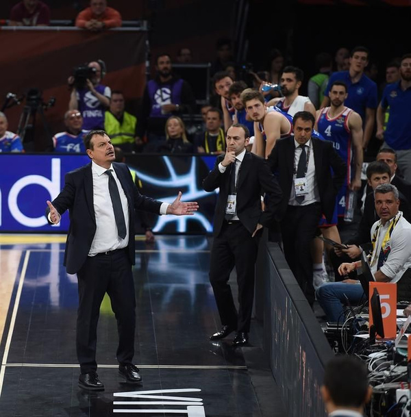 Ali Koç araya girdi Ergin Ataman'la Fenerbahçeliler kapıştı - Sayfa 3