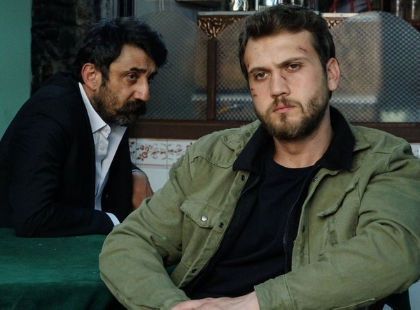 Rıza Kocaoğlu'nun veda paylaşımı çıldırttı Çukur son bölümde flaş ayrılık - Sayfa 1