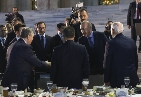 TBMM Başkanı Şentop, milletvekillerine iftar verdi - Sayfa 4