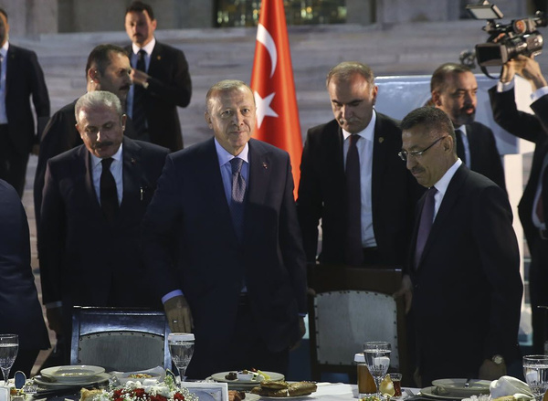 TBMM Başkanı Şentop, milletvekillerine iftar verdi - Sayfa 3