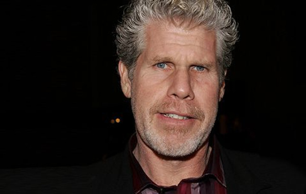 Evli olan Ron Perlman rol arkadaşı Allison Dunbar ile öpüşürken yakalandı! - Sayfa 2