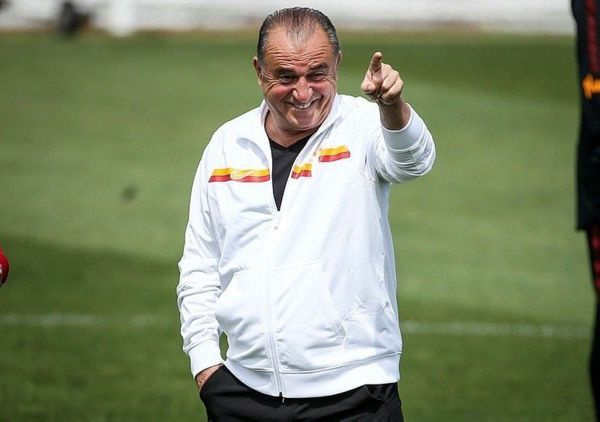 Galatasaray 4 ismin transferini bitirdi işte el sıkışılan futbolcular - Sayfa 1