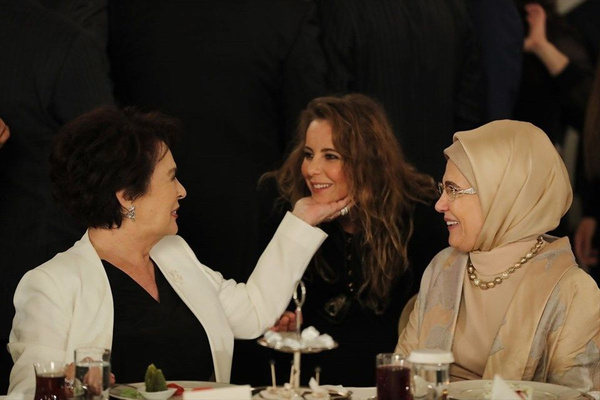Cumhurbaşkanı Erdoğan sanatçı ve sporcularla bir araya geldi - Sayfa 4