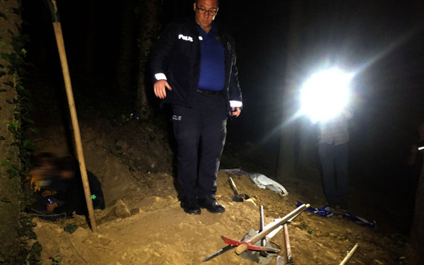 Kaçak define avcısı yakalandığı anda öyle bir şey yaptı ki Polis şaşkına döndü - Sayfa 1