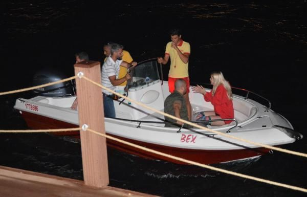 Aleyna Tilki Kuşadası'nı salladı! Konsere tekne ile geldi - Sayfa 2