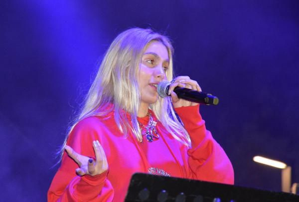 Aleyna Tilki Kuşadası'nı salladı! Konsere tekne ile geldi - Sayfa 3
