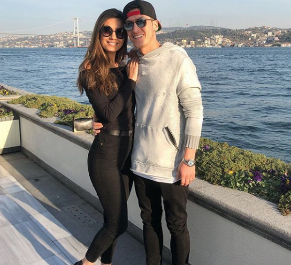 Amine Gülşe harekete geçti! Mesut Özil ile evlenir evlenmez yaptı - Sayfa 4