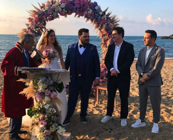 Eser Yenenler'in eşi Berfu Yıldız'a Acun Ilıcalı'dan dudak uçuklatan hediye - Sayfa 3
