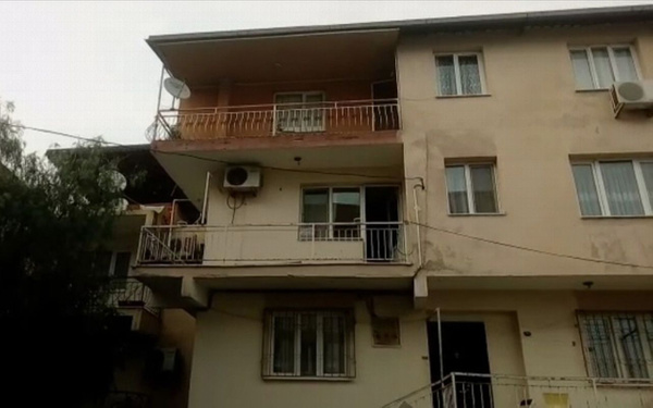 İzmir'de bir şahıs pompalı tüfekle ağabeyini öldürdü - Sayfa 1
