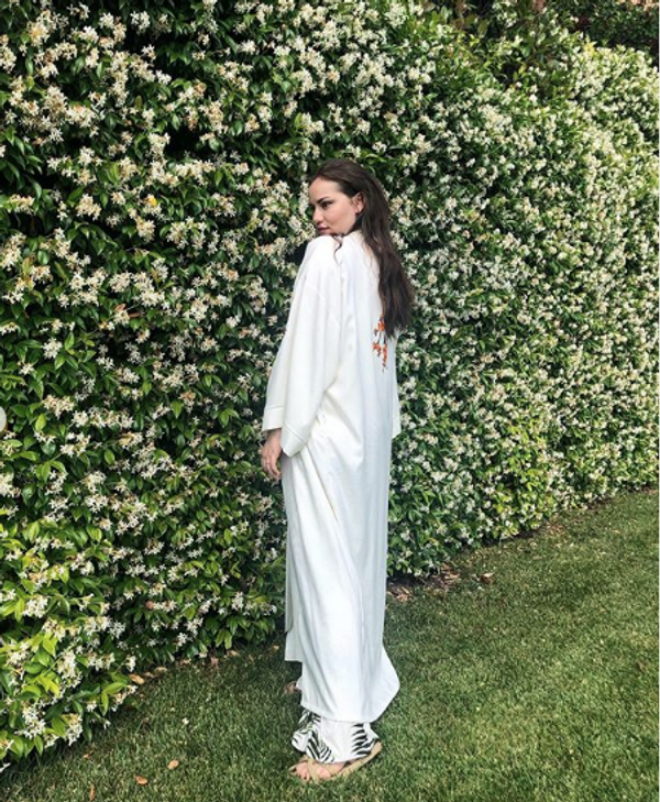 Bebeğini kucağına alan Fahriye Evcen son görüntüsüyle şaşırttı - Sayfa 3