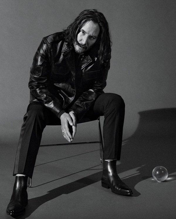Keanu Reeves'in hayranlarıyla fotoğraf çektirirken dikkat çeken detay - Sayfa 3