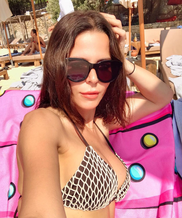 Seksi şarkıcı Simge Sağın'nın bikinili paylaşım fena "Bana aşk lazım' - Sayfa 3