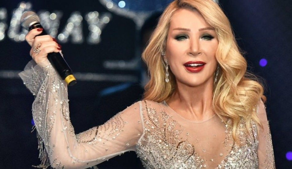 Seda Sayan'ın transparan kıyafetten sonra olay olan kol saatli ayakkabıları! - Sayfa 4