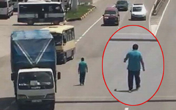Kırıkkale'de karayolunda tehlikeli yürüyüş - Sayfa 1