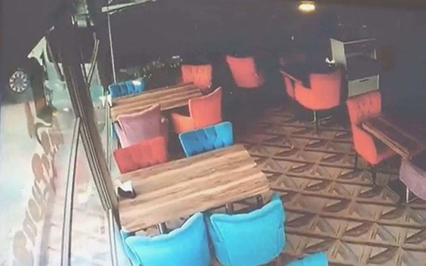 Ankara'da belediye otobüsü kafeye daldı - Sayfa 3