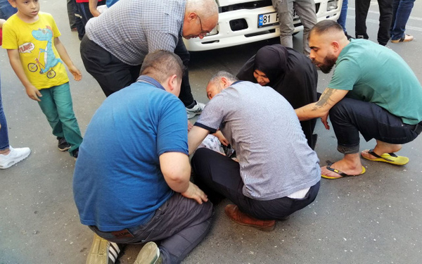 Düzce'de annesinin elini bırakan küçük kıza vinç çarptı - Sayfa 3